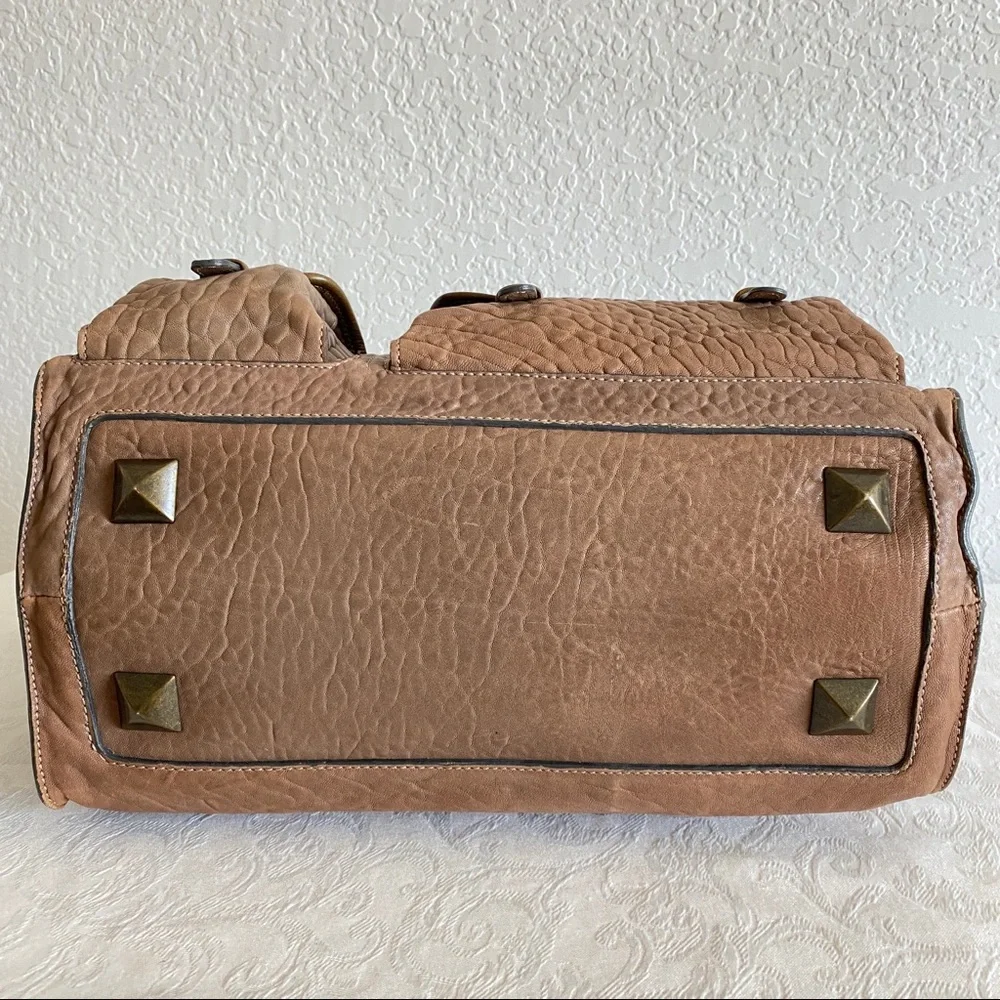 Chloe front pocket organizer tote